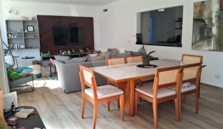 Casa à venda com 4 suítes no condomínio Vila Inglesa, Atibaia - SP