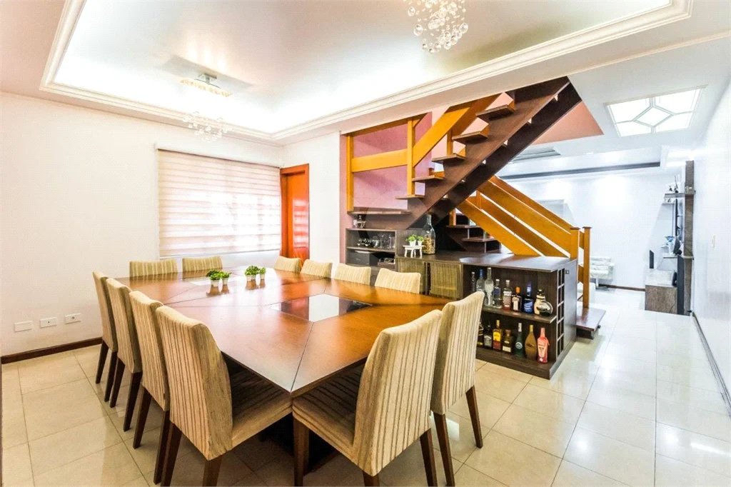 Casa à venda ou para alugar com 4 suítes em Saúde, São Paulo, SP
