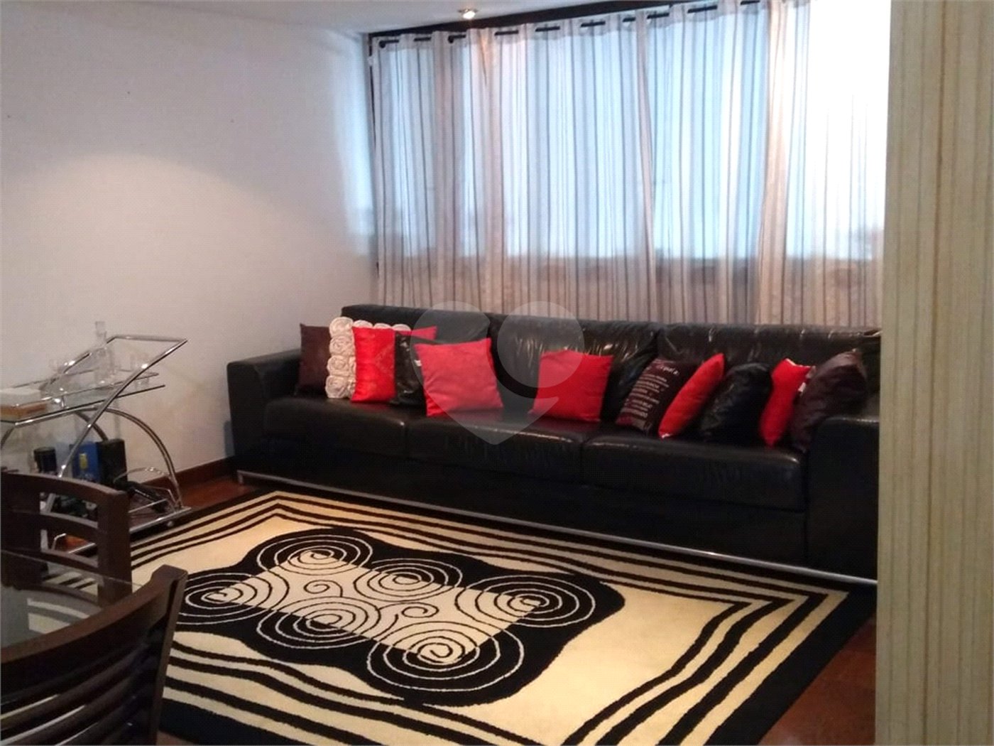 Casa à venda com 6 quartos, sendo 2 suítes,  em Jardim Leocádia, Sorocaba, SP