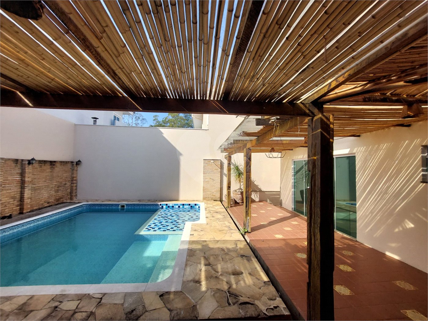 Casa à venda com 3 quartos, sendo 1 suíte, no condomínio Village Saint Clair, Sorocaba - SP