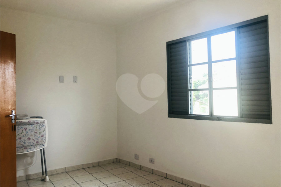 Sobrado à venda com 3 quartos, sendo 1 suíte, em Vila Romero, São Paulo, SP