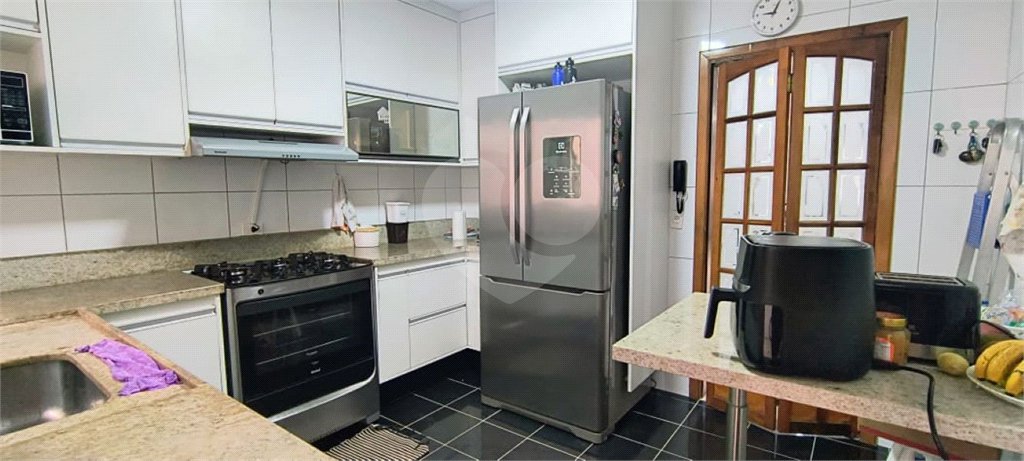 Sobrado à venda com 3 quartos, sendo 1 suíte, em Vila Butantã, São Paulo, SP