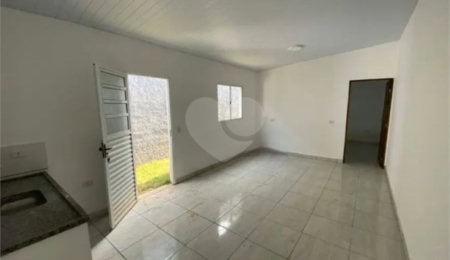Casa Térrea à venda com 2 quartos em Vila Santa Helena, Atibaia, SP