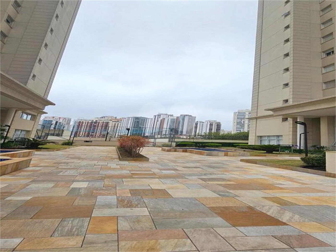 Apartamento à venda com 3 quartos, sendo 1 suíte,  em Vila Regente Feijó, São Paulo, SP