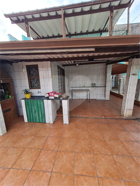 Casa à venda com 6 quartos em Vila dos Remédios, São Paulo, SP