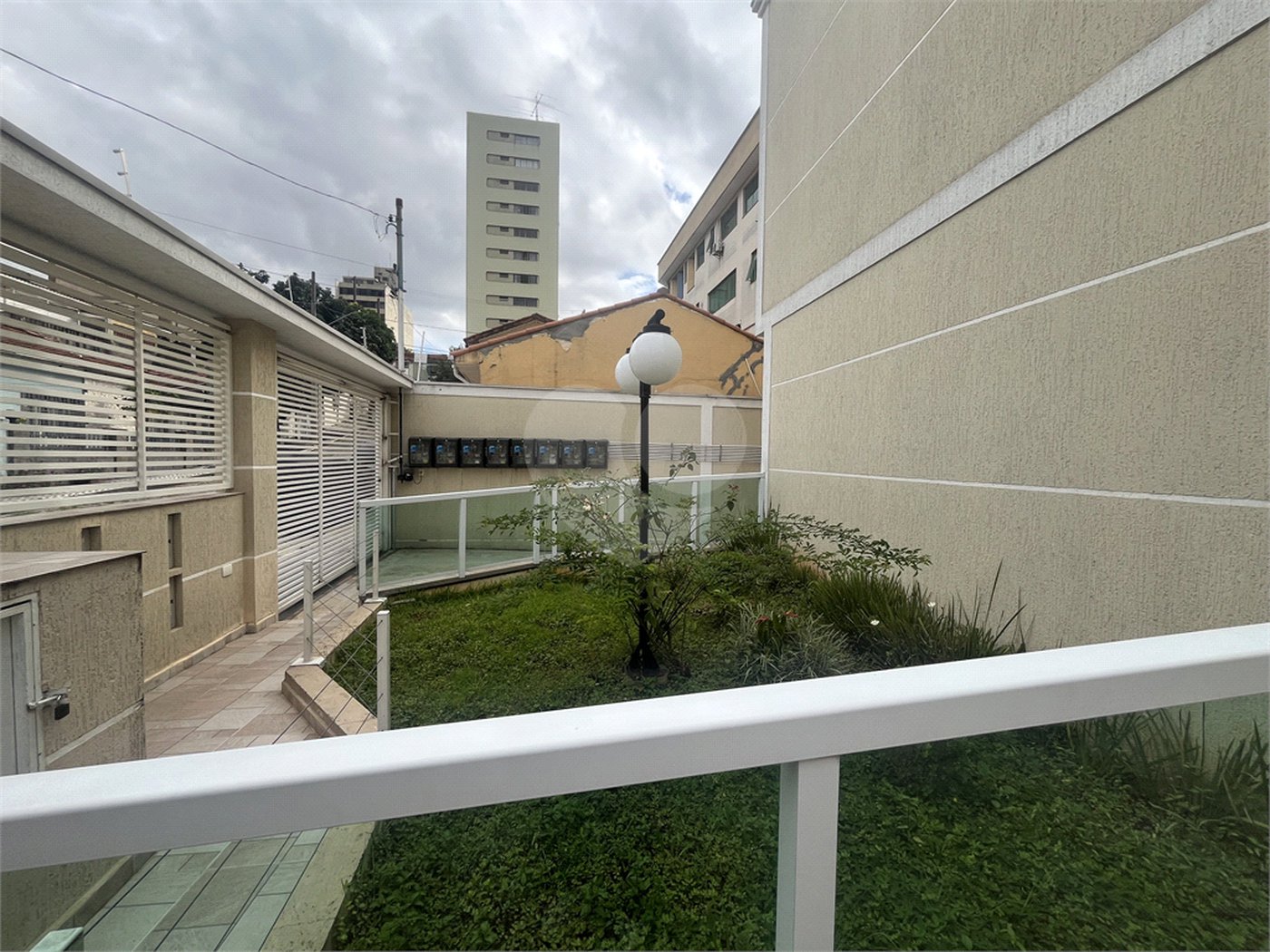Casa à venda com 3 quartos, sendo 1 suíte,  no condomínio Capigaí, São Paulo - SP