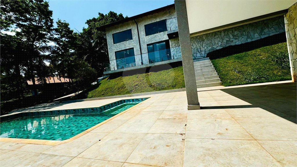 Casa à venda com 4 suítes no condomínio Associação Portal Ouro Verde, Atibaia - SP