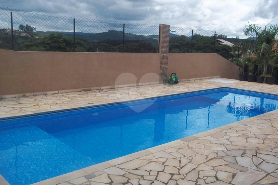 Casa à venda com 4 suítes em Guaxinduva, Atibaia, SP