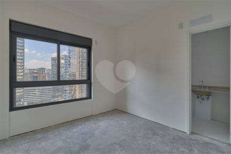 Apartamento à venda com 4 suítes em Chácara Santo Antônio, São Paulo, SP