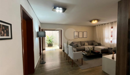 Casa à venda com 3 suítes em Jardim Shangri-lá, Itapetininga, SP