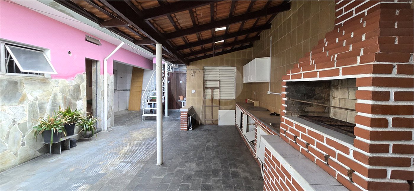 Casa à venda com 3 quartos, sendo 1 suíte, em Lar São Paulo, São Paulo, SP