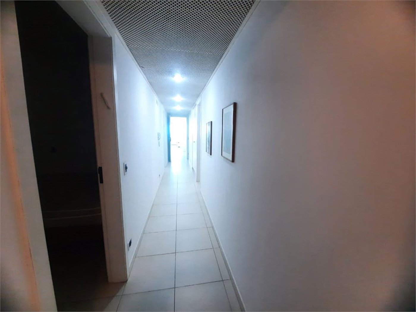 Apartamento Residencial à venda, Pitangueiras, Guarujá - AP0136.