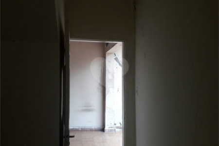 Casa Térrea à venda com 4 quartos, sendo 1 suíte, em Vila Constança, São Paulo, SP