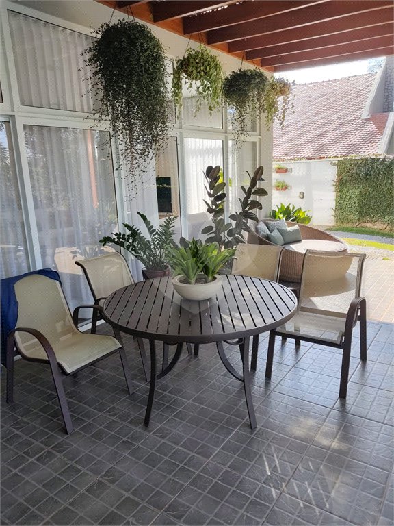 Casa à venda com 4 quartos, sendo 3 suítes, no condomínio Estância Marambaia, Vinhedo - SP
