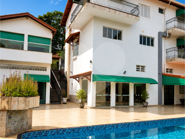 Casa à venda com 5 quartos, sendo 3 suítes,  no condomínio Alpes da Cantareira, Mairiporã - SP