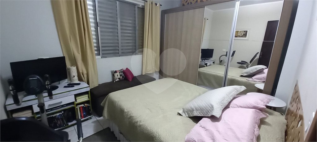 Casa à venda com 3 quartos em Jardim Santa Helena, Itaquaquecetuba, SP