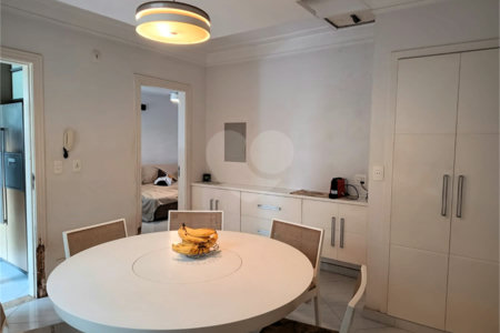 Casa Térrea à venda com 4 quartos, sendo 3 suítes, em Jardim Morumbi, São Paulo, SP