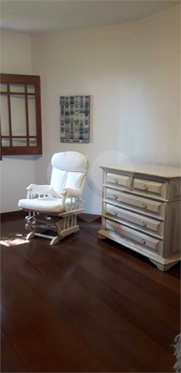 Casa à venda com 3 quartos, sendo 4 suítes,  no condomínio Alpes da Cantareira, Mairiporã - SP