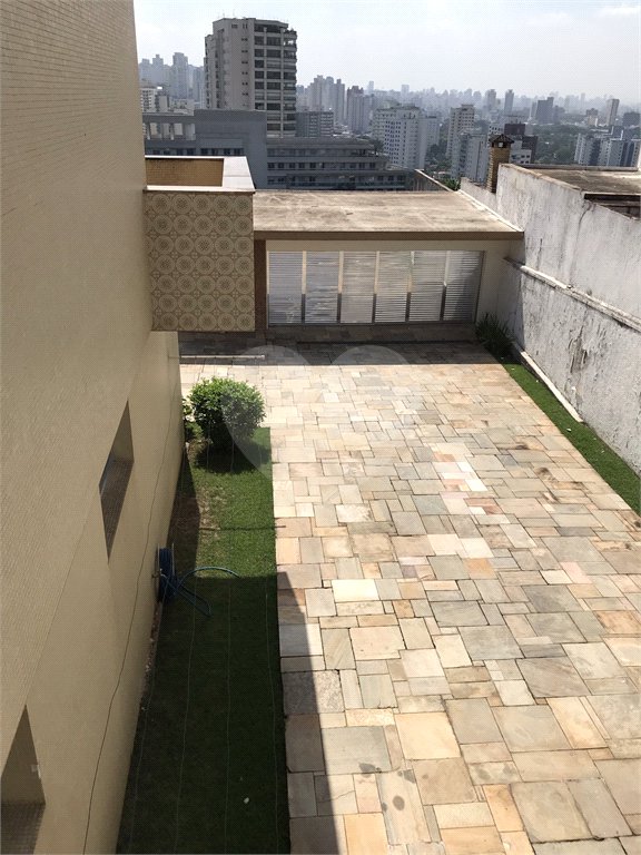 Sobrado à venda com 5 quartos, sendo 1 suíte, em Jardim São Bento, São Paulo, SP