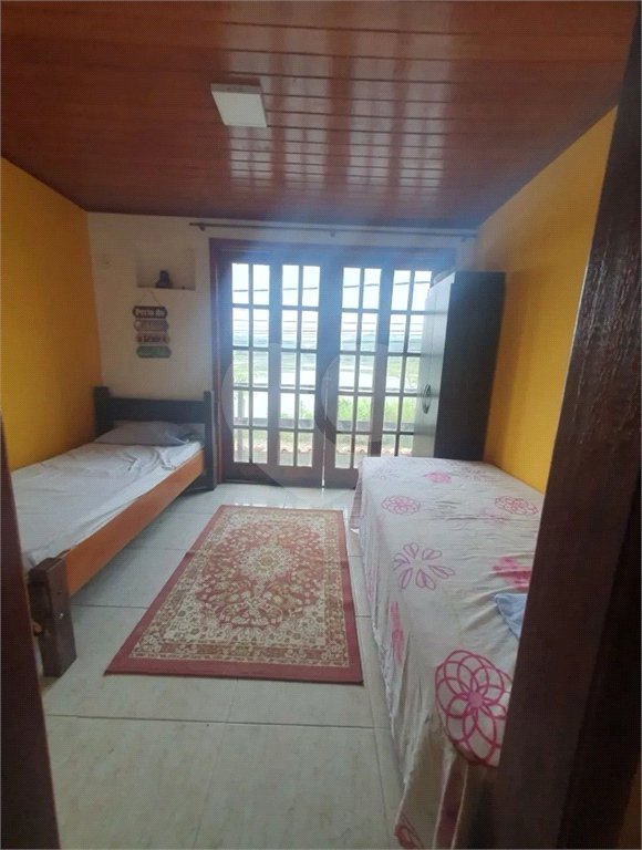 Casa à venda com 3 quartos, sendo 1 suíte, em Ogiva, Cabo Frio, RJ