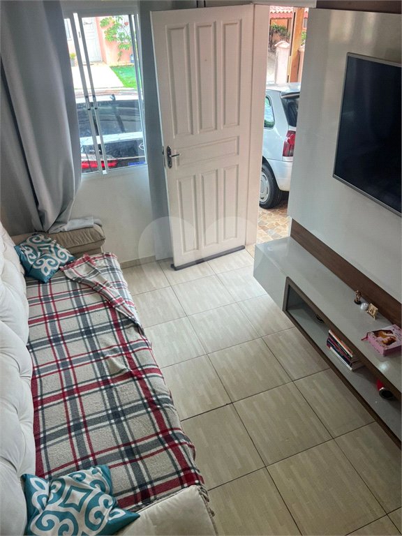 Casa à venda com 2 quartos no condomínio Recanto das Graças, Cotia - SP