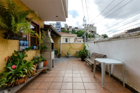Sobrado à venda ou para alugar com 4 quartos, sendo 1 suíte, em Vila Anglo Brasileira, São Paulo, SP