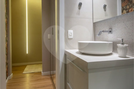 Apartamento à venda com 3 quartos, sendo 1 suíte, em Pitangueiras, Guarujá, SP