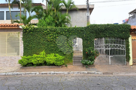 Sobrado à venda com 3 quartos, sendo 1 suíte, em Vila Vessoni, São Paulo, SP