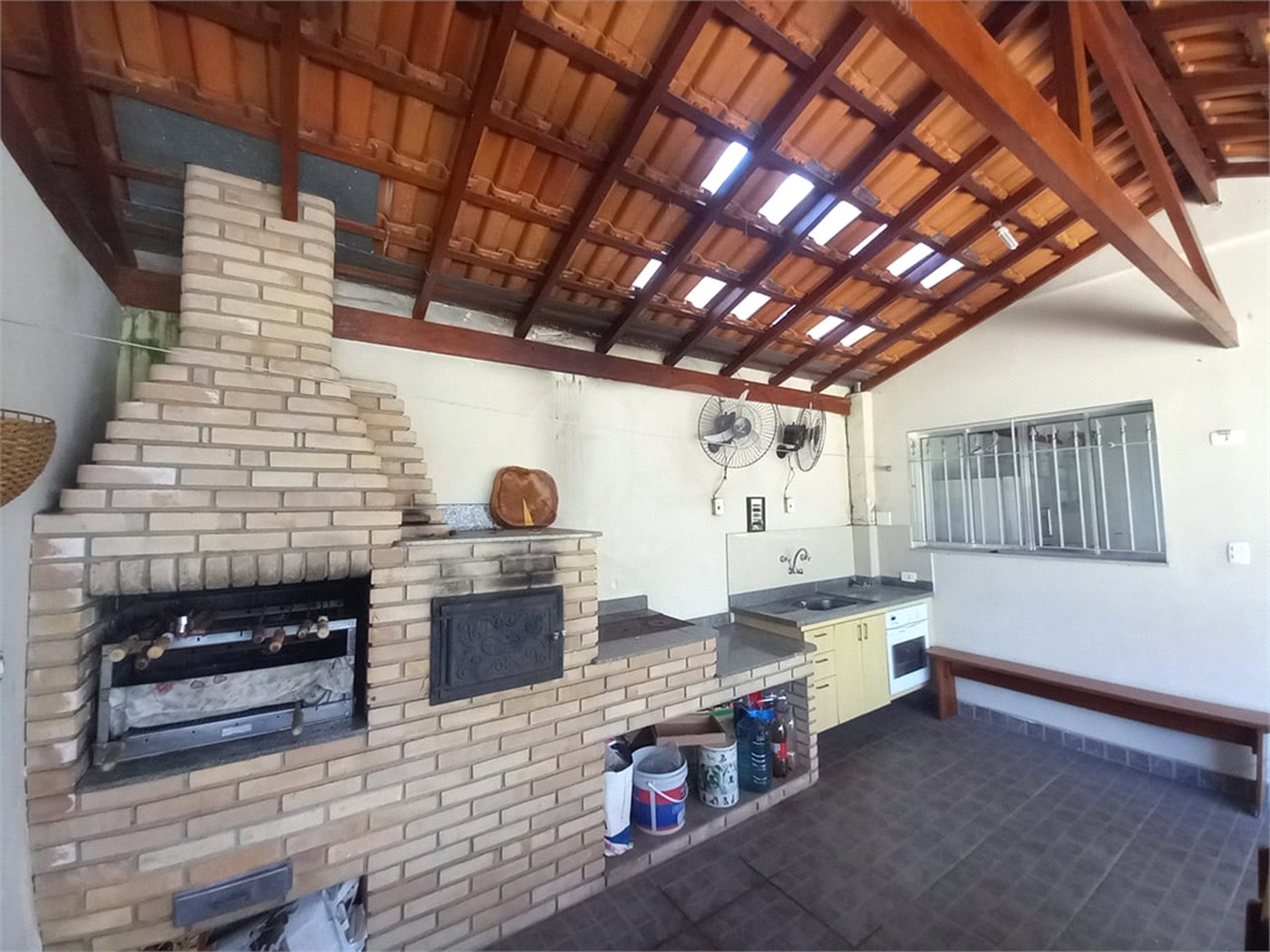 Sobrado à venda com 4 quartos, sendo 2 suítes, em Tremembé, São Paulo, SP