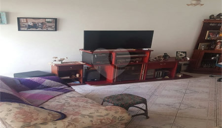 Casa à venda com 3 quartos, sendo 1 suíte, em Parque Fehr, São Carlos, SP
