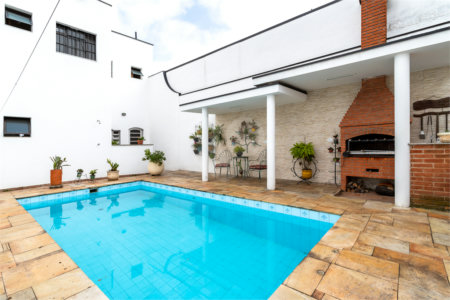 Casa à venda com 4 quartos, sendo 3 suítes, em Vila Mariana, São Paulo, SP