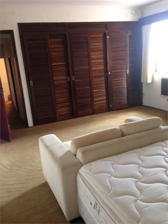 Sobrado à venda com 4 quartos, sendo 1 suíte, em Jardim Celeste, São Paulo, SP