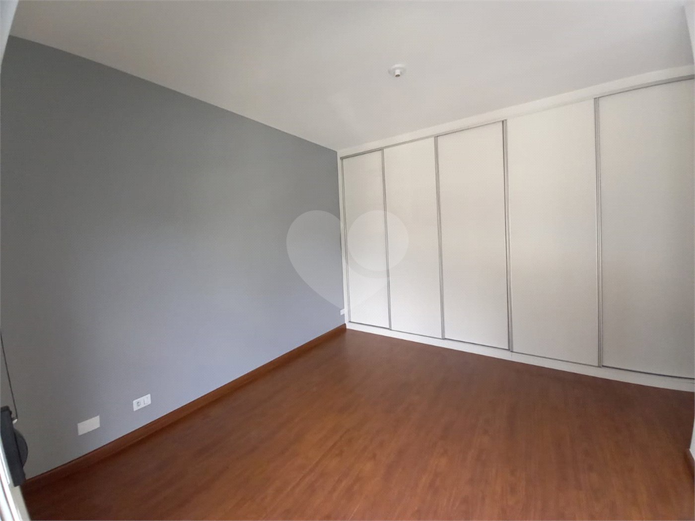 Casa para alugar com 4 suítes no condomínio Milenium, São Paulo - SP