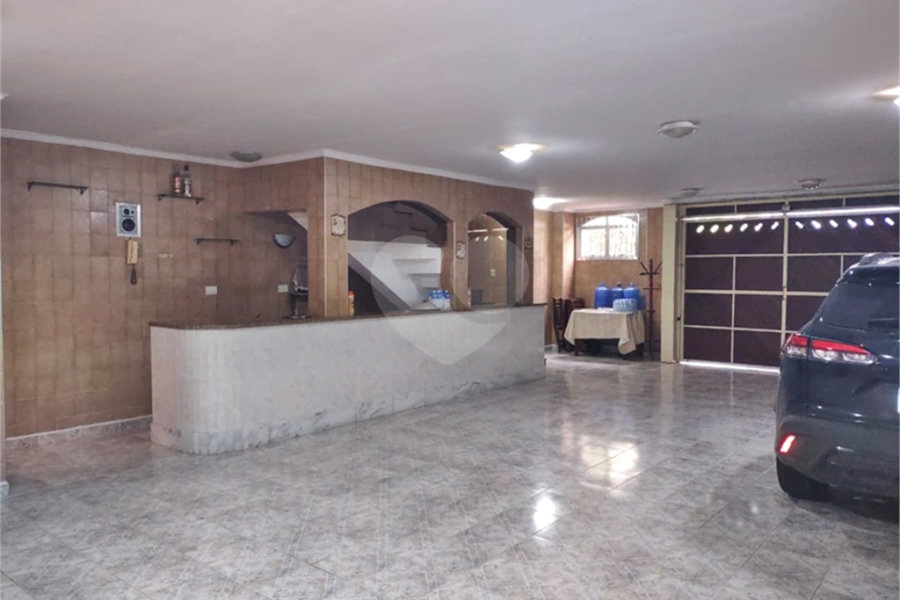 Casa à venda com 3 quartos, sendo 1 suíte, no condomínio Vila Paiva, São Paulo - SP