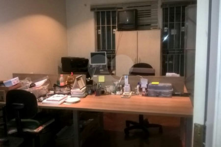 Sobrado à venda com 4 quartos, sendo 1 suíte, em Campo Belo, São Paulo, SP