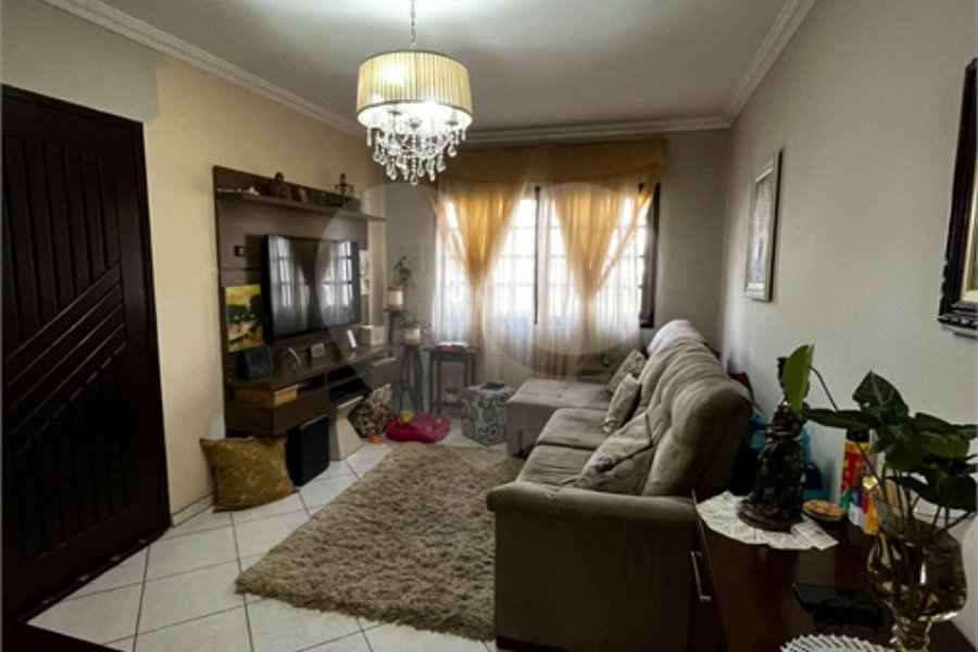 Sobrado à venda com 3 quartos, sendo 1 suíte, em Jaraguá, São Paulo, SP