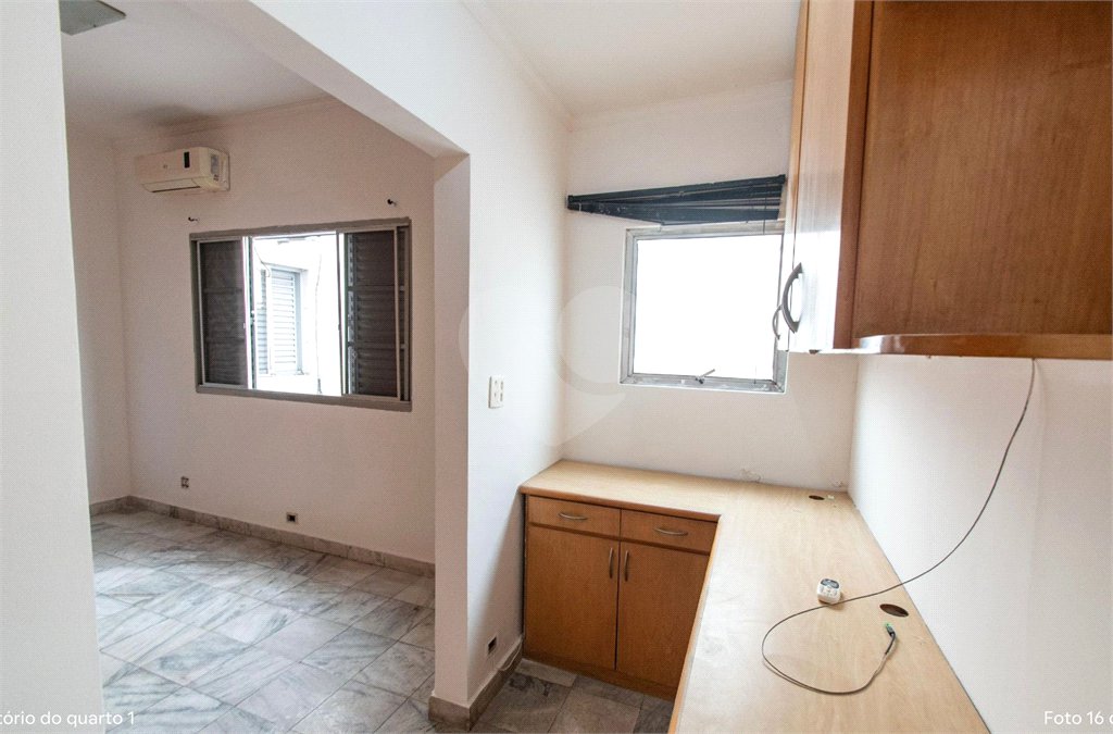 Casa à venda com 3 quartos, sendo 1 suíte,  em Vila Mariana, São Paulo, SP