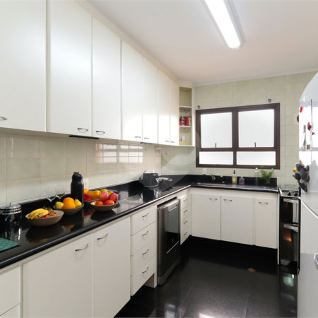 Apartamento à venda com 3 quartos, sendo 2 suítes, em Campo Belo, São Paulo, SP