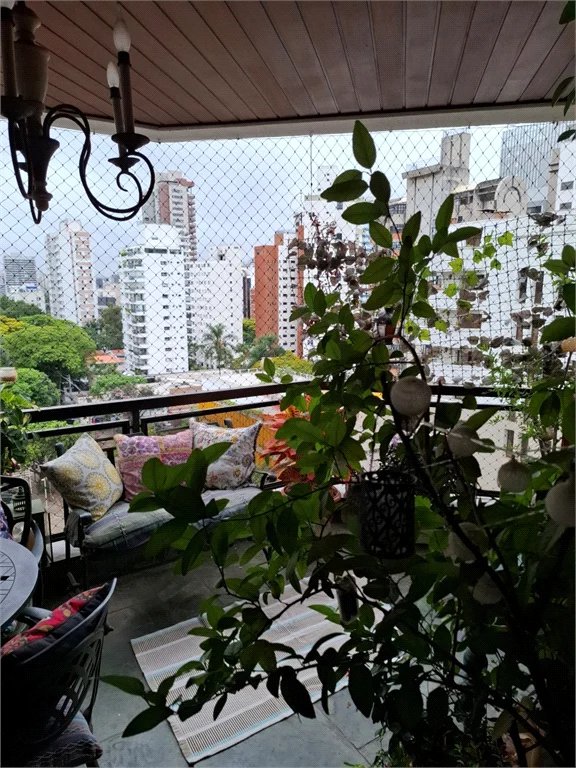 Apartamento à venda com 4 quartos, sendo 2 suítes, em Brooklin Paulista, São Paulo, SP