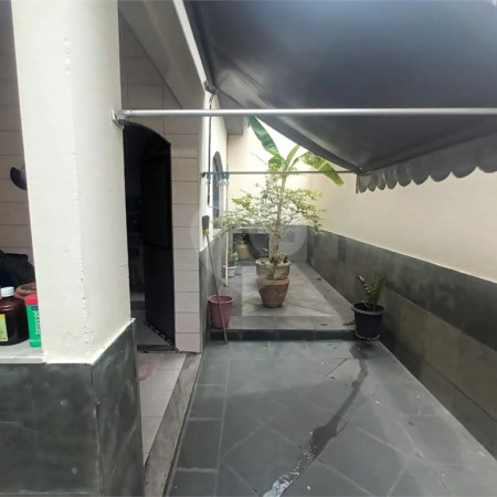 Casa à venda com 2 quartos, sendo 1 suíte, no condomínio Parque Central, Rio de Janeiro - RJ