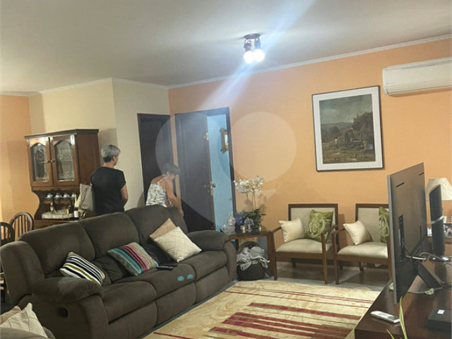 Sobrado à venda com 4 quartos, sendo 1 suíte,  em Tremembé, São Paulo, SP