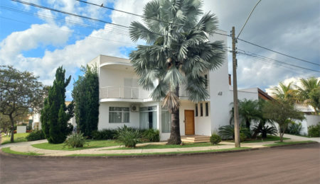 Casa à venda com 3 suítes no condomínio Damha I, São Carlos - SP