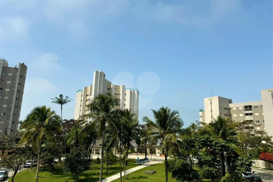 Apartamento à venda com 3 quartos, sendo 1 suíte,  em Riviera de São Lourenço, Bertioga, SP