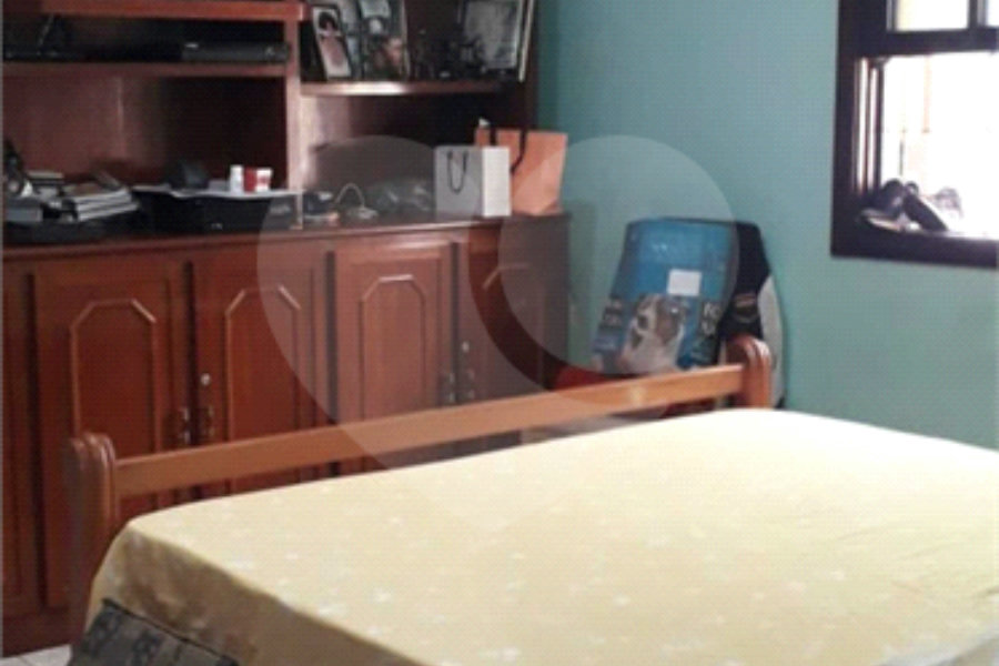 Casa à venda com 4 quartos, sendo 2 suítes, no condomínio Gleba II, Mairiporã - SP