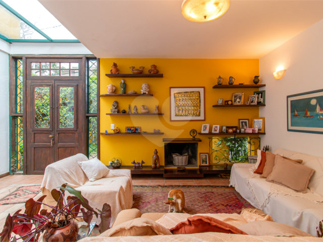Casa à venda com 3 quartos, sendo 1 suíte,  no condomínio Jardim Hipico, São Paulo - SP