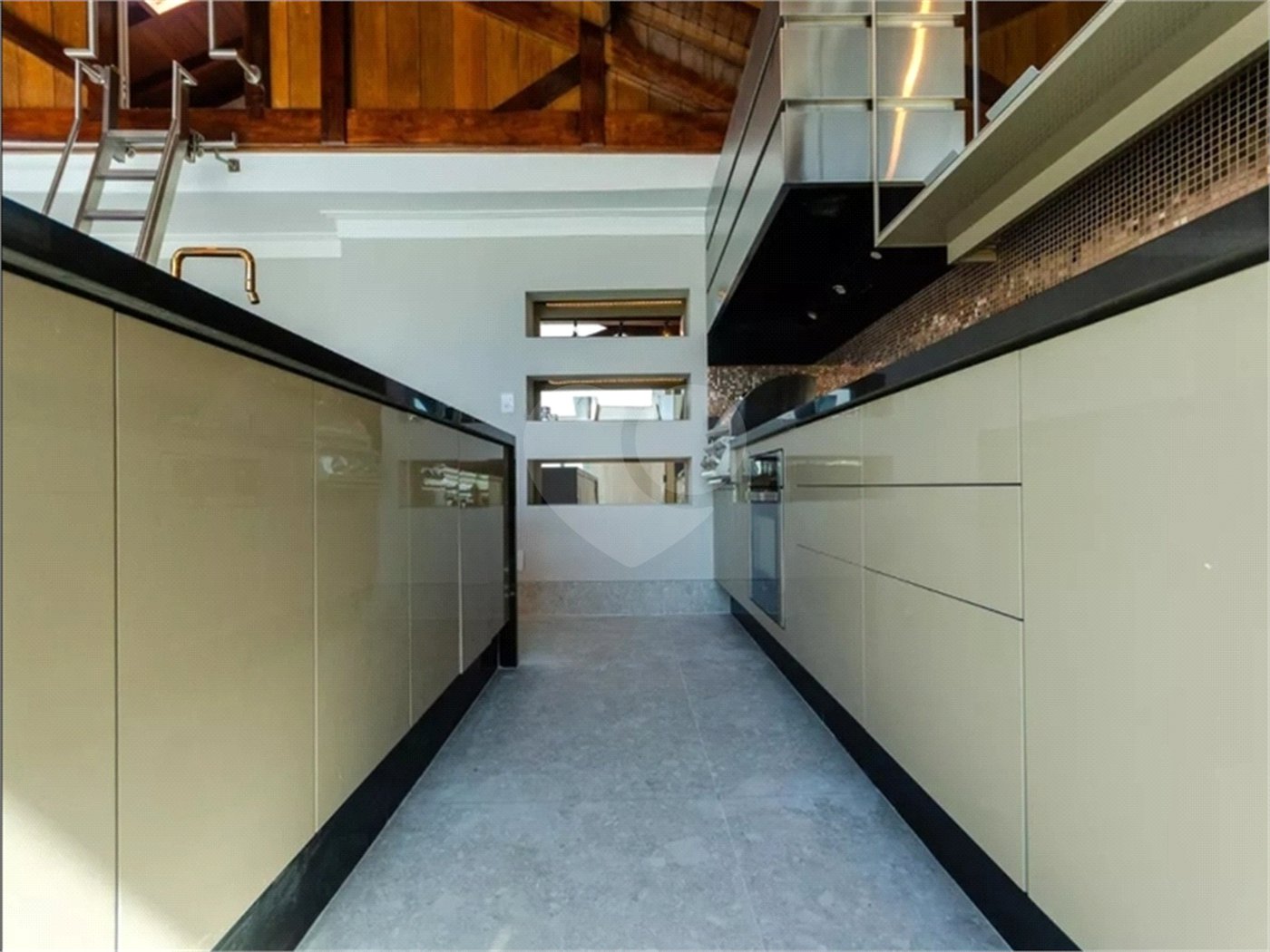 Duplex para alugar com 4 quartos, sendo 2 suítes, em Tremembé, São Paulo, SP