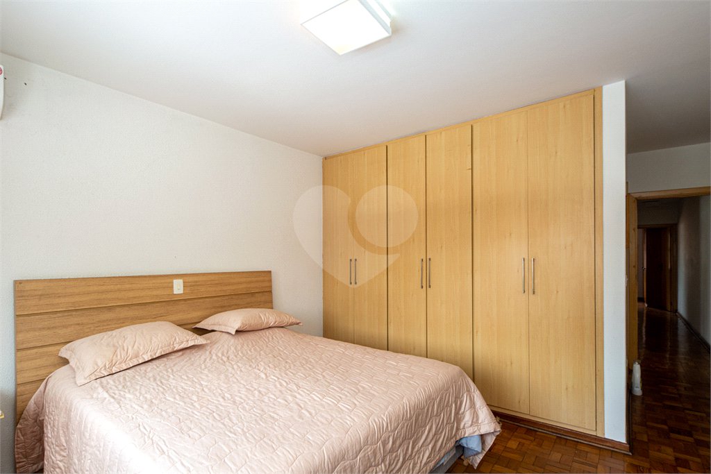 Casa à venda com 3 quartos, sendo 1 suíte, em Campo Belo, São Paulo, SP
