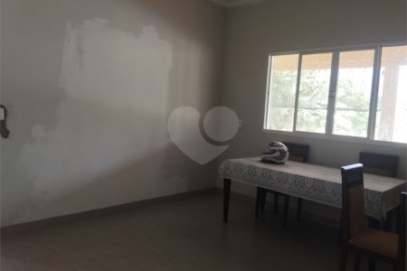 Chácara à venda com 3 quartos, sendo 1 suíte, em Chácara Flora Araraquara, Araraquara, SP