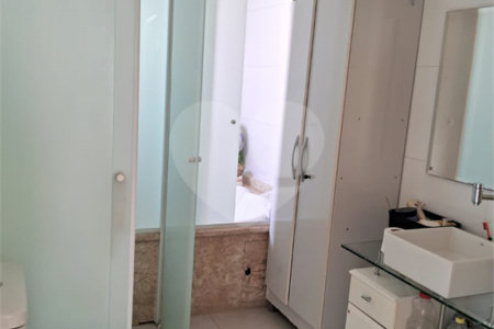 Casa à venda com 4 quartos, sendo 2 suítes, em Vila Indiana, São Paulo, SP