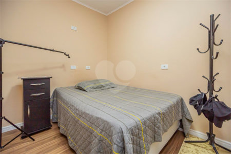 Casa à venda com 5 quartos, sendo 1 suíte,  em Chácara Inglesa, São Paulo, SP